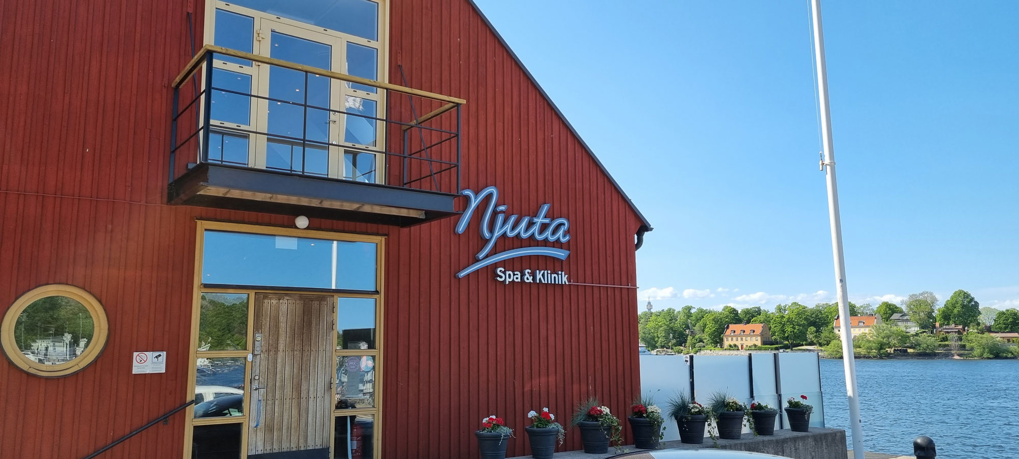 Njuta Spas utsida på deras hus