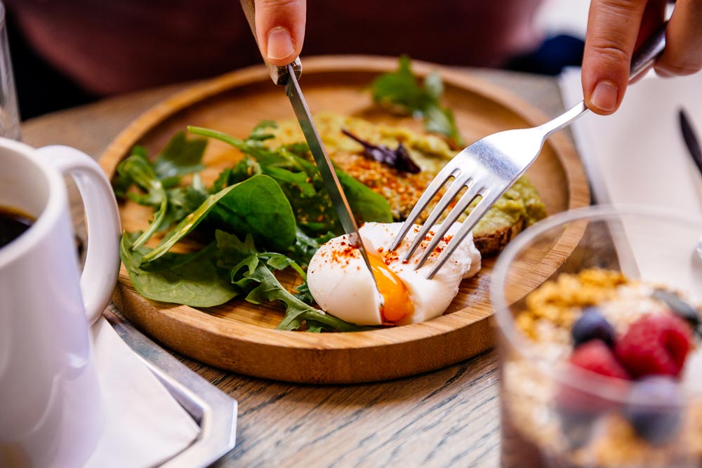 Hälsosam frukost efter en spadag