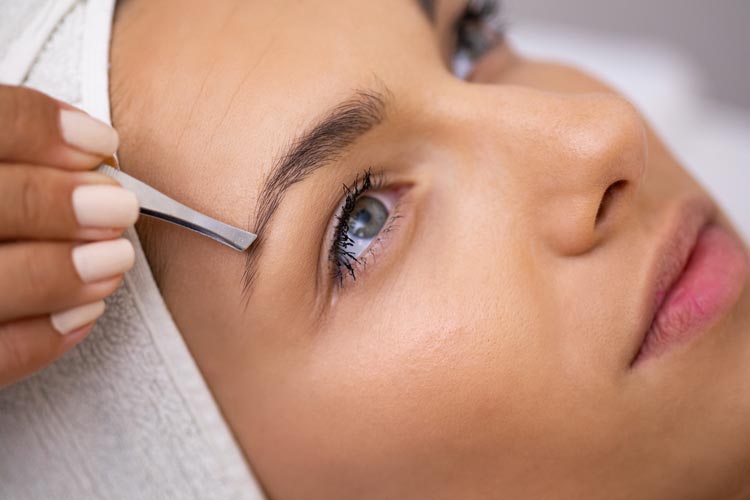 Färgning av ögonbryn