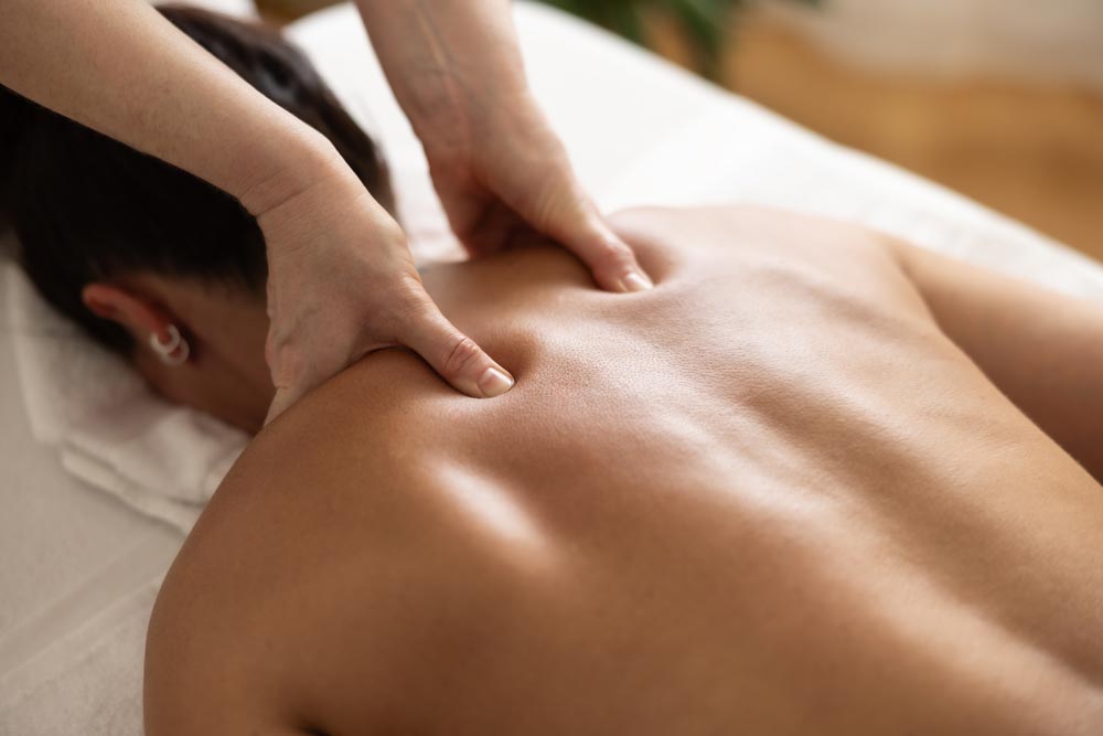 Kvinna som får massage